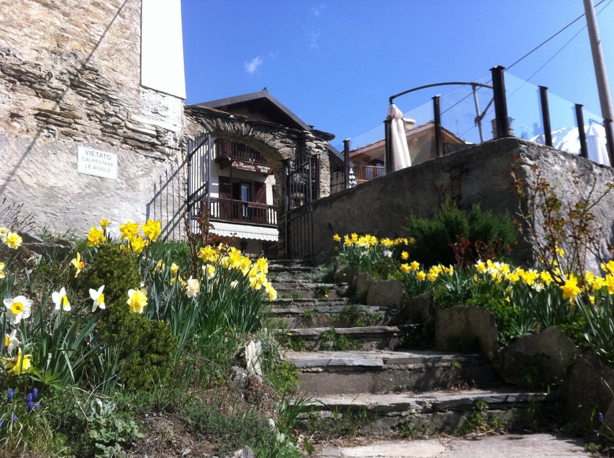 La Placette - Albergo Diffuso E Trattoria Usseaux Exterior foto