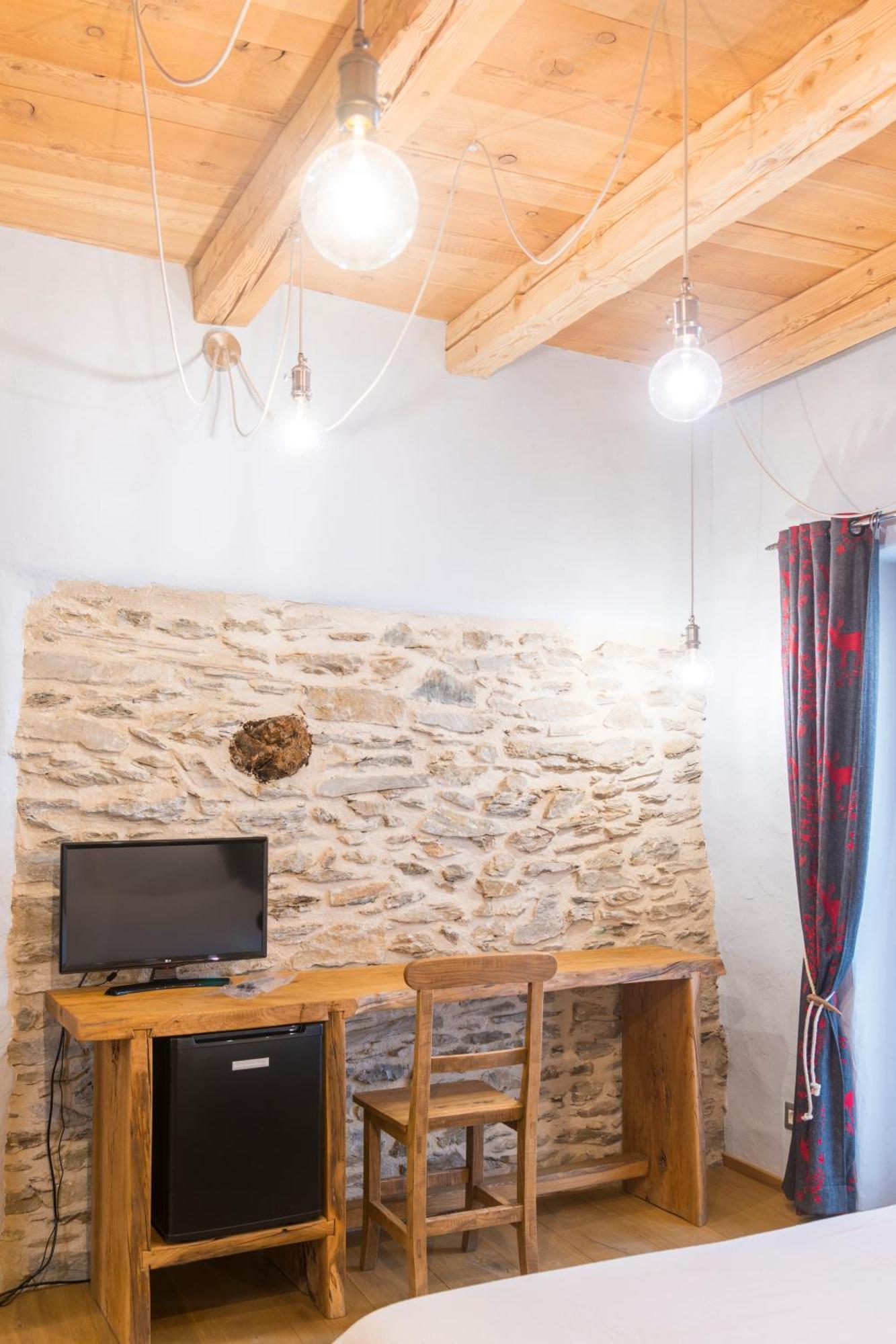 La Placette - Albergo Diffuso E Trattoria Usseaux Exterior foto
