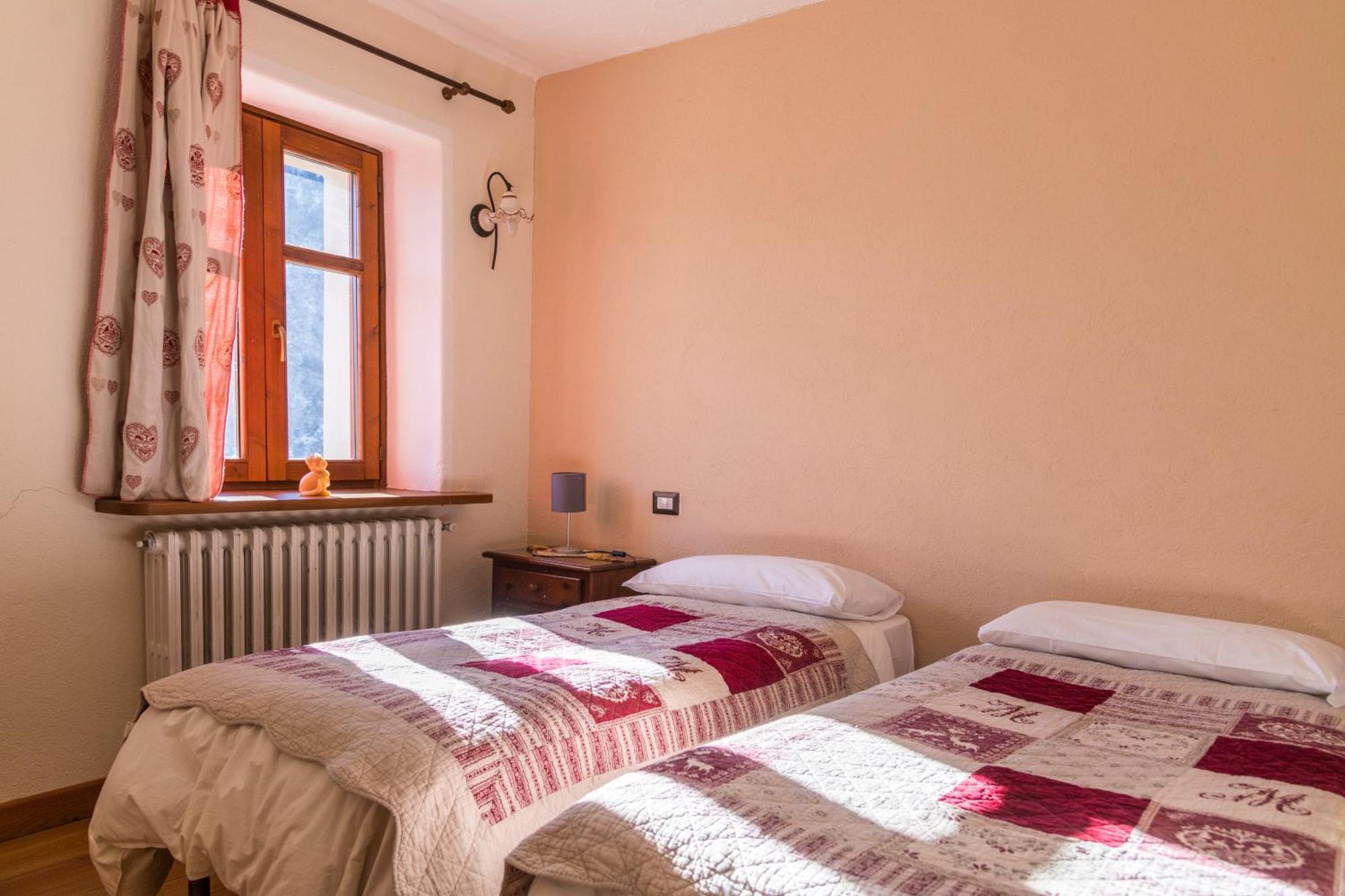 La Placette - Albergo Diffuso E Trattoria Usseaux Exterior foto