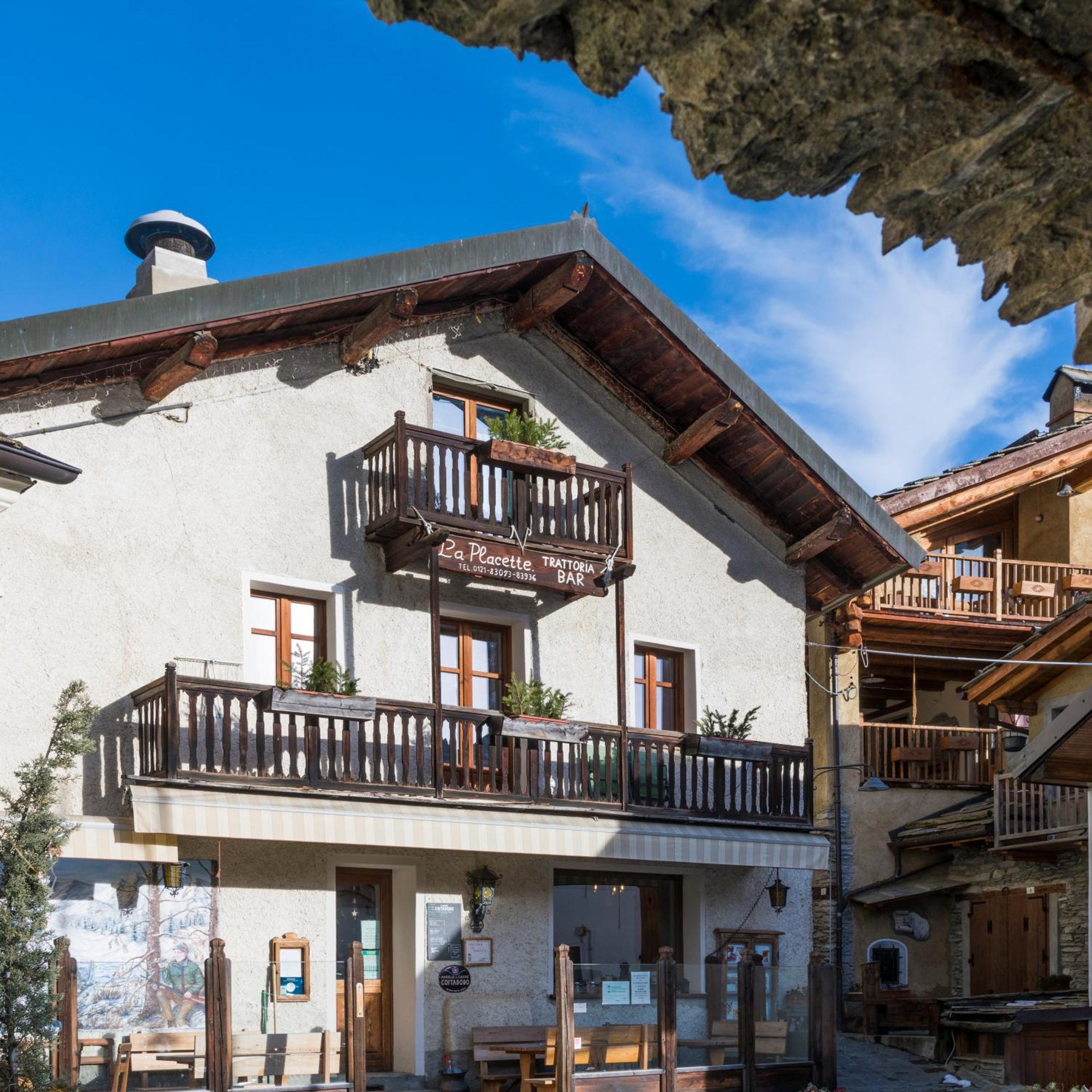 La Placette - Albergo Diffuso E Trattoria Usseaux Exterior foto