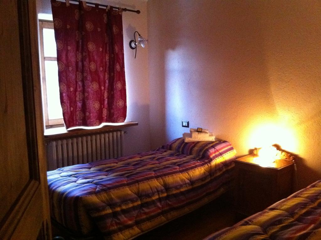 La Placette - Albergo Diffuso E Trattoria Usseaux Exterior foto
